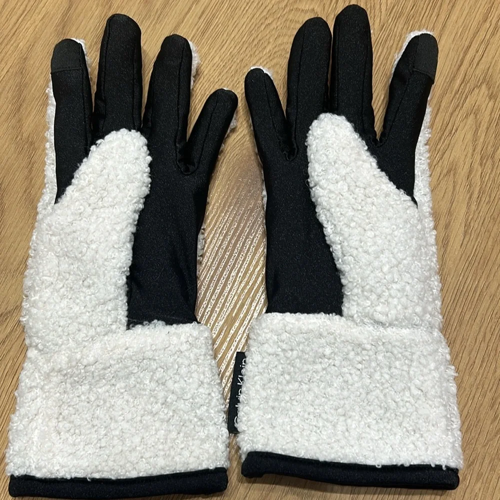 Calvin Klein Gloves
